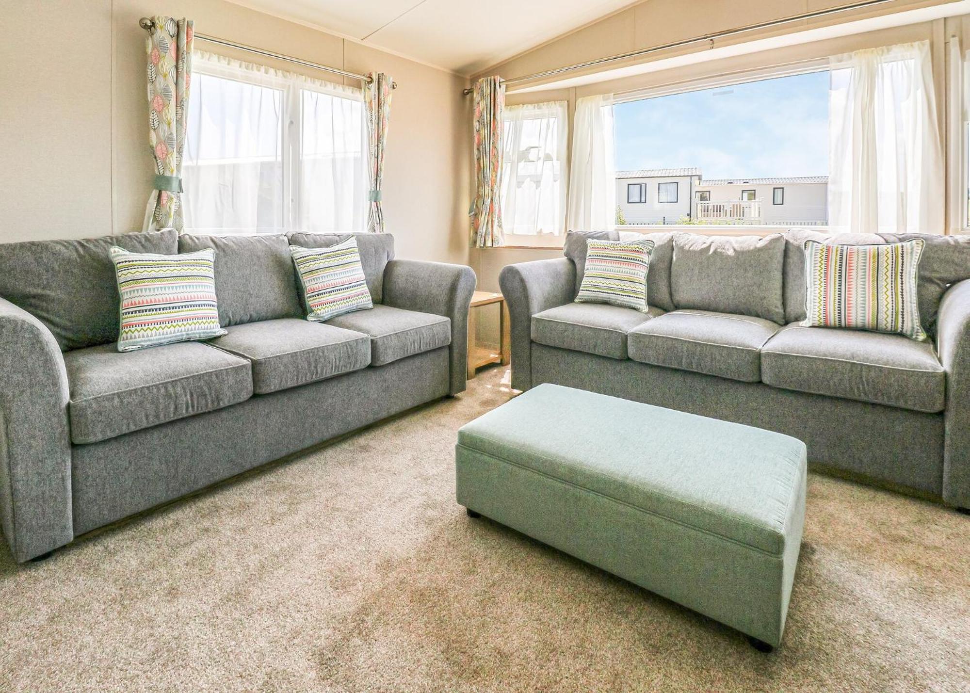 Waters Edge Leisure Park Hotel Кардиган Екстериор снимка